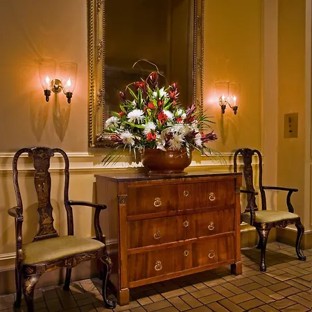 Mayflower Park Hotel-2