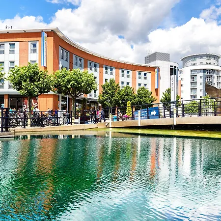 Holiday Inn Express Portsmouth Gunwharf Quays By Ihg-3