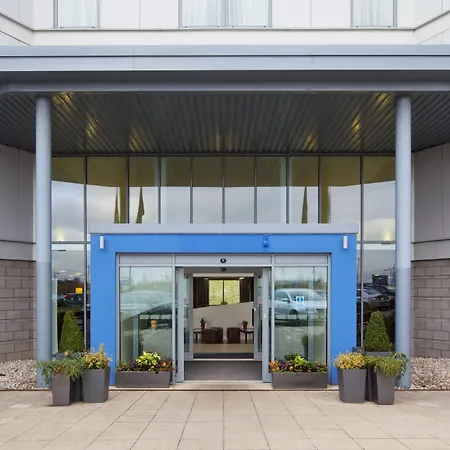 Holiday Inn Express London Stansted Airport By Ihg-2