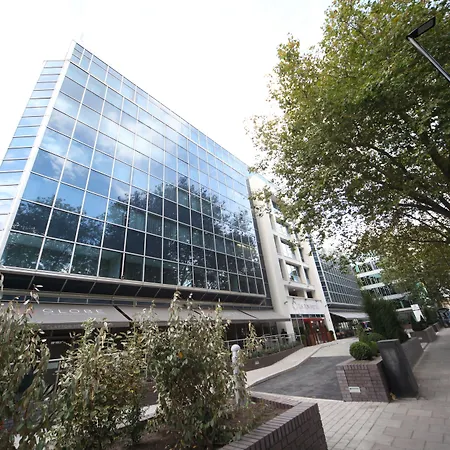 Clayton Hotel Chiswick-3
