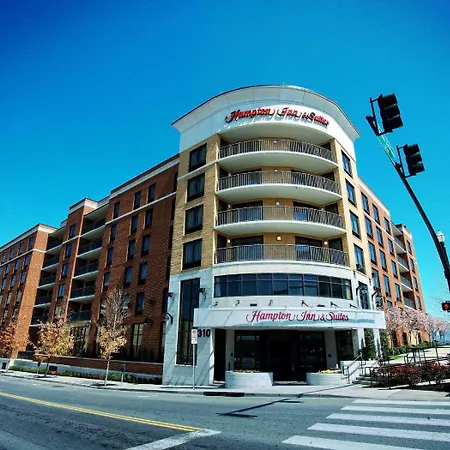 Hampton Inn & Suites Nashville-Downtown-2