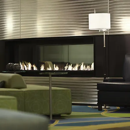 Marriott Montreal Airport In-Terminal Hotel-2