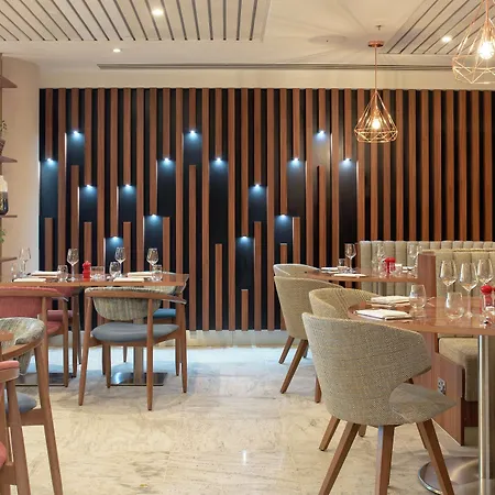 Hilton Garden Inn London Heathrow Terminal 2 And 3-2