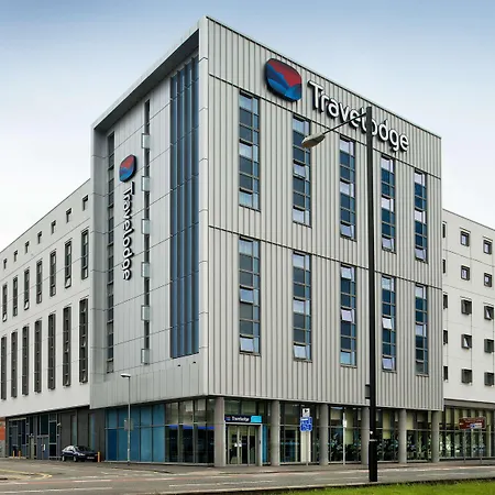 Travelodge Manchester Central Arena-3