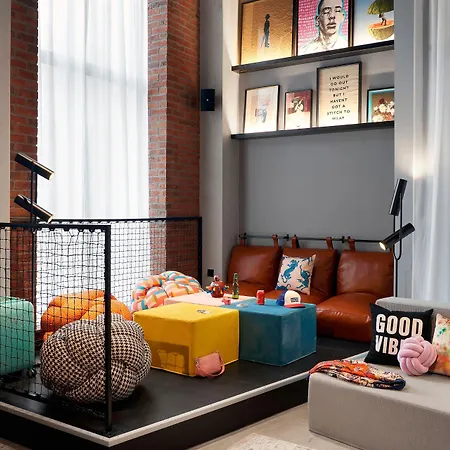 Moxy Manchester City Centre-2