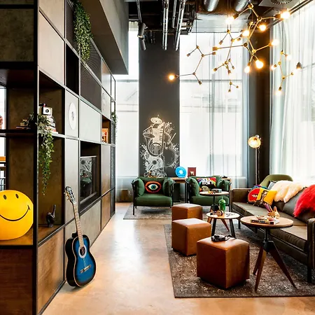 Moxy Glasgow Sec-2
