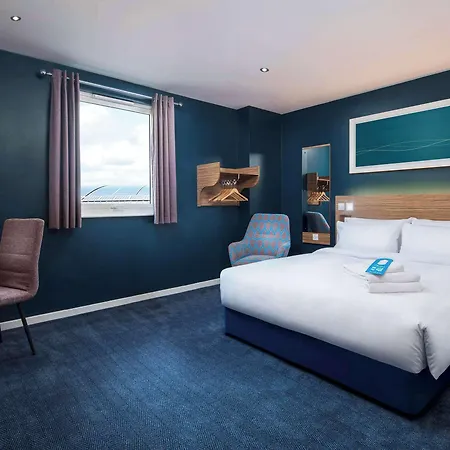 Travelodge Cardiff Central Queen Street-3