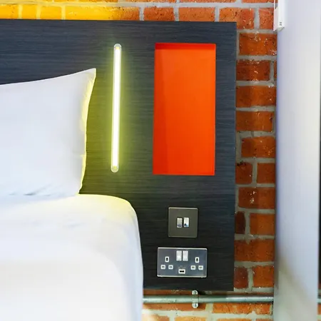 Easyhotel Manchester-2