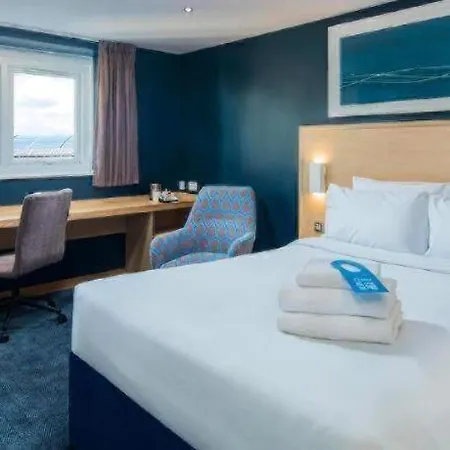 Travelodge Windsor Central-2