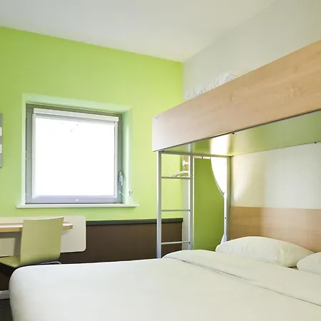 Ibis Budget Leeds Centre Royal Armouries Museum-2