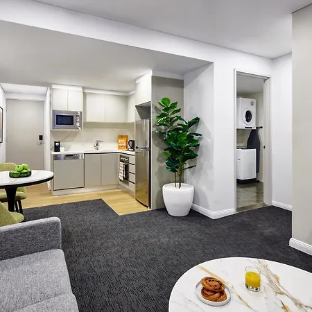 Meriton Suites North Sydney-2