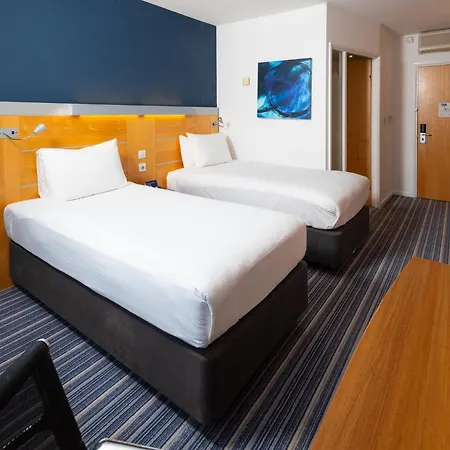 Holiday Inn Express Stevenage By Ihg-3