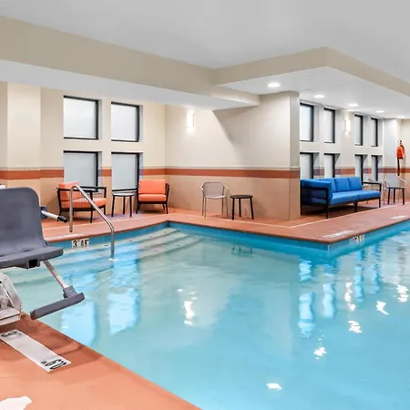 Hampton Inn & Suites National Harbor-Newly Renovated-2