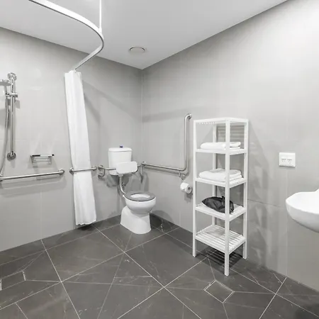 Meriton Suites Melbourne-2