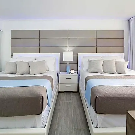 Waikiki Banyan Modern One Bedroom Free Parking-2