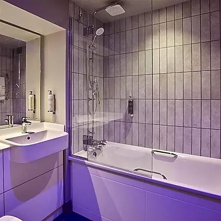 Premier Inn London Stansted Airport-2