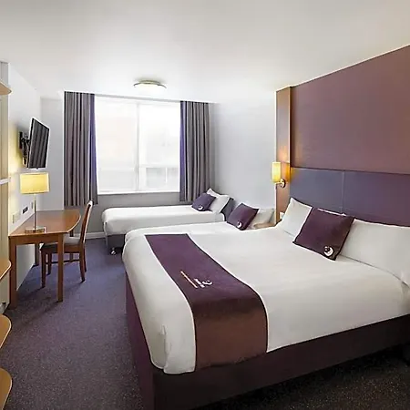 Premier Inn London Stansted Airport-3