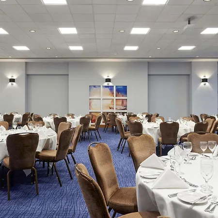 Novotel London Stansted Airport-3