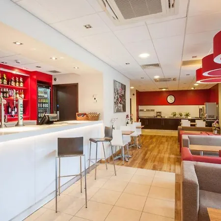 Travelodge London Twickenham-2
