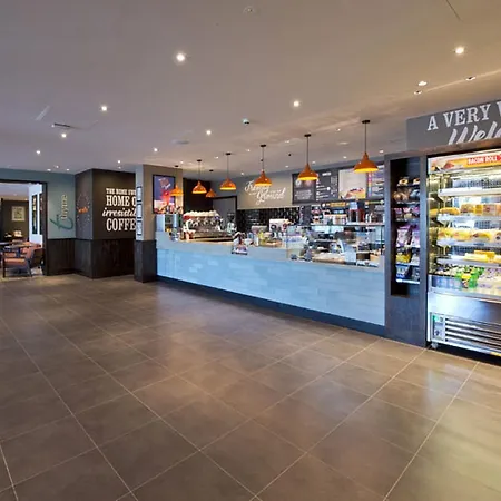 Premier Inn Heathrow Airport Terminal 4-2