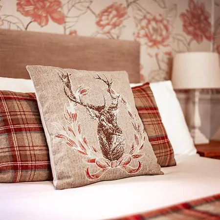 Trivelles Waterhall Country Gatwick Hotel & Airport Parking-2