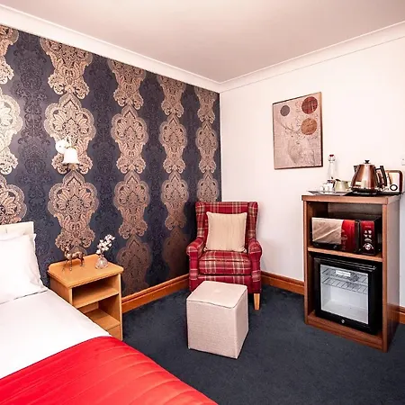 Trivelles Waterhall Country Gatwick Hotel & Airport Parking-3