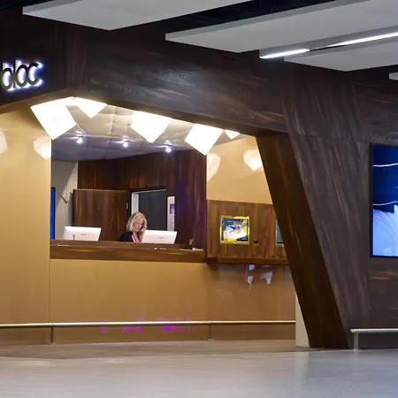 Bloc Hotel London Gatwick Airport-3