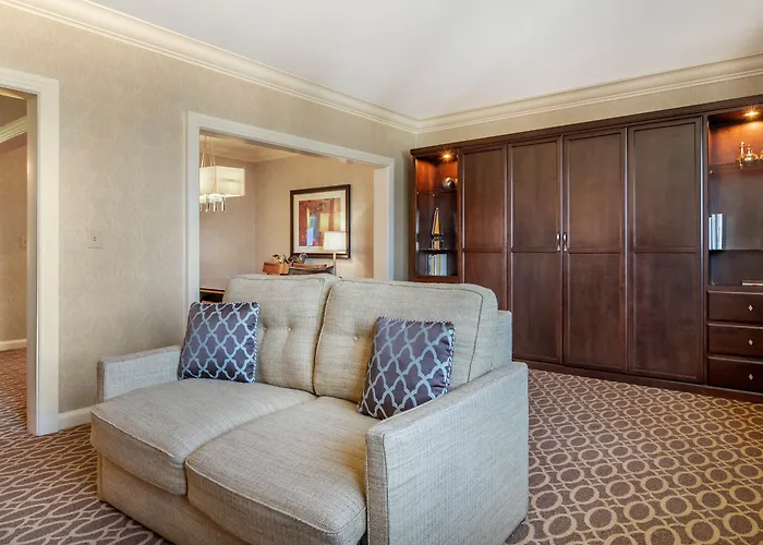 Hotels with ParkingOmni Atlanta At Centennial Park