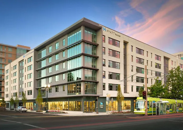 Hyatt House Portland / Downtown Hotel