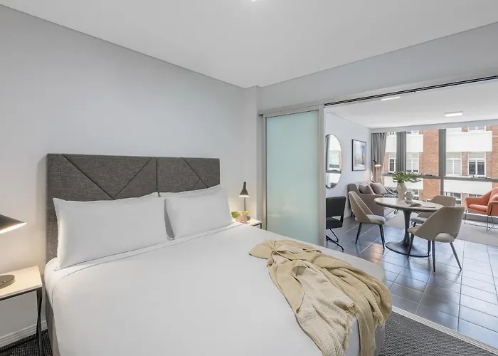 Meriton Suites Adelaide Street, Brisbane