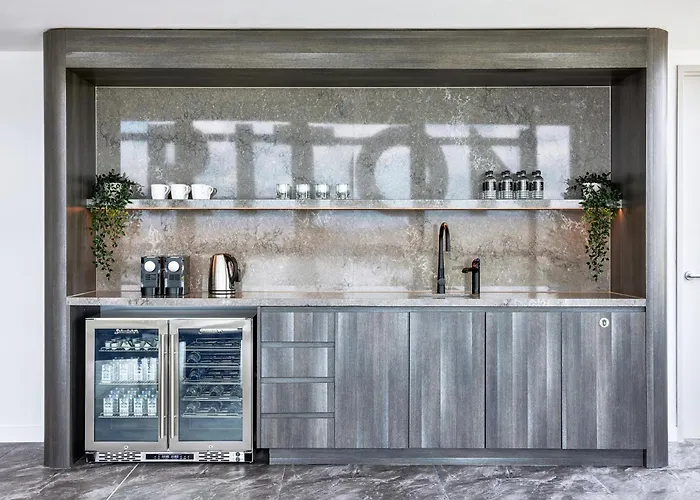 Meriton Suites Canberra