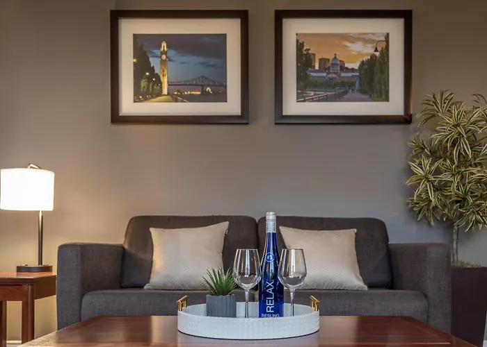 Hotels with ParkingFaubourg Montreal Centre-Ville Downtown