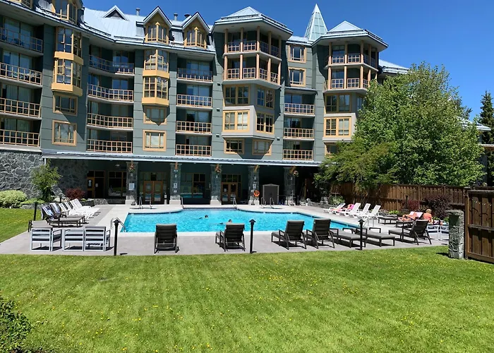 Special At Cascade Lodge August 23-29 With Air Conditioning Swimming Pool Hot Tub Sauna Gym Bike Storage Room Whistler