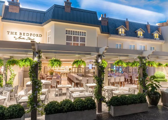 Hotels with ParkingParis Las Vegas & Casino (Adults Only)