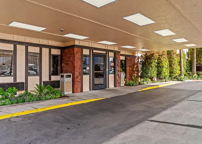 Hotels with ParkingEllis Island Casino & Brewery