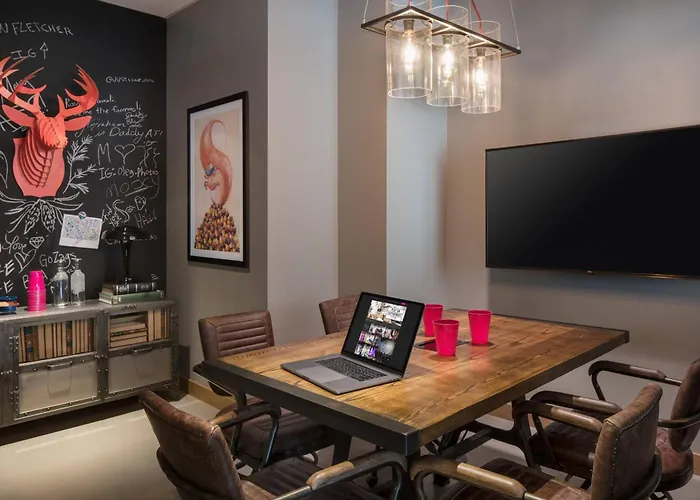 Moxy Seattle Downtown Hotel