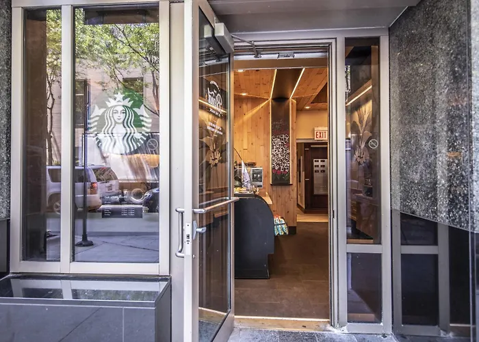 Courtyard Chicago Downtown/Magnificent Mile Hotel