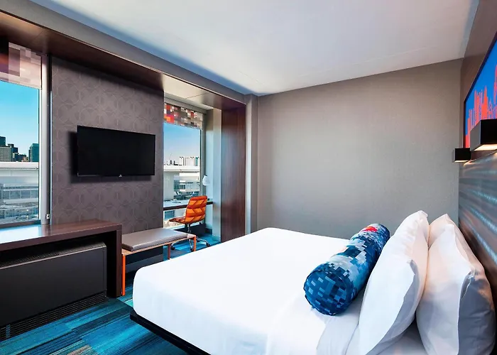 Aloft By Marriott Boston Seaport District Hotel