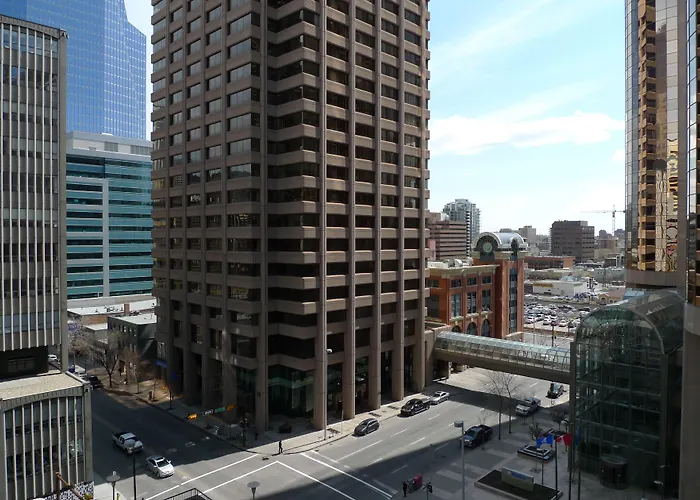 Ramada Plaza By Wyndham Calgary Downtown Hotel