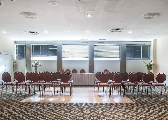 Quality Hotel Dorval Aeroport