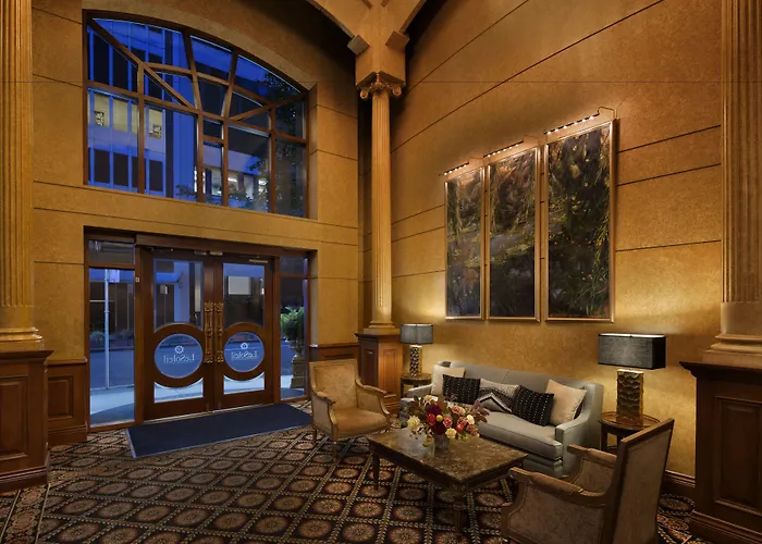 Hotel Le Soleil By Executive Hotels Vancouver