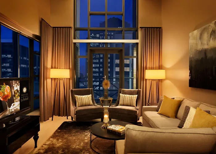 Hotel Le Soleil By Executive Hotels Vancouver