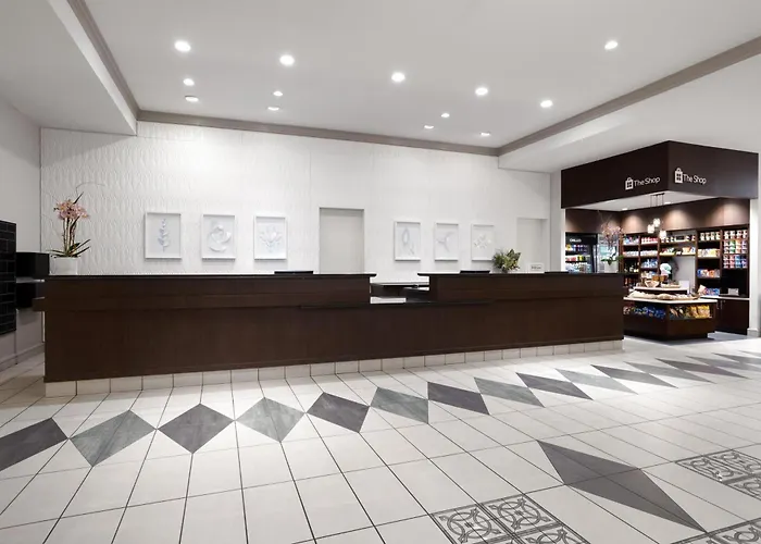 Hotels with ParkingHilton Garden Inn Chicago Downtown/Magnificent Mile