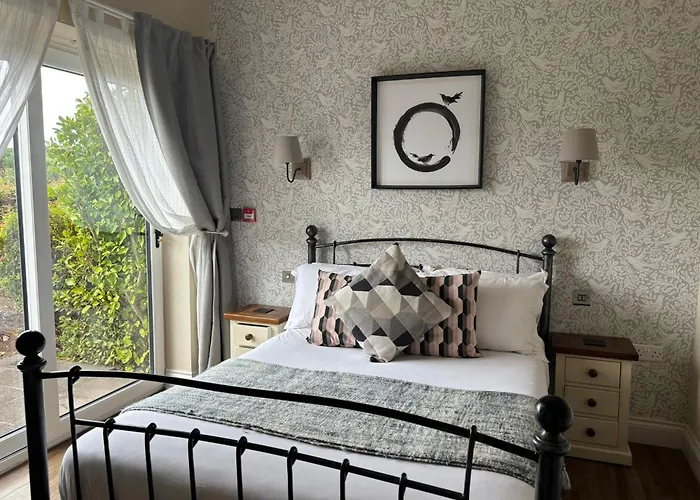 Accommodation Bristol Airport Redhill 