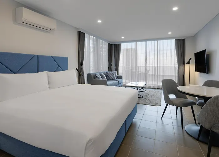 Meriton Suites Broadbeach Gold Coast