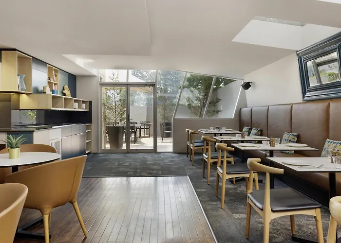 Mantra On Northbourne Aparthotel Canberra