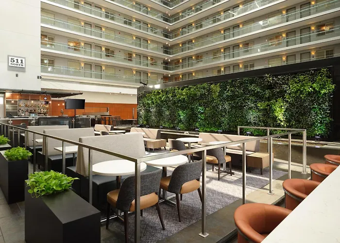 Embassy Suites By Hilton Chicago Downtown Magnificent Mile