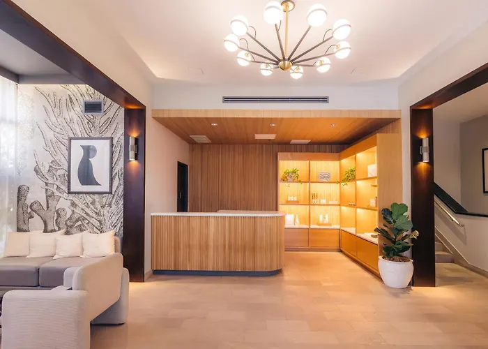 Hotel Renew Honolulu