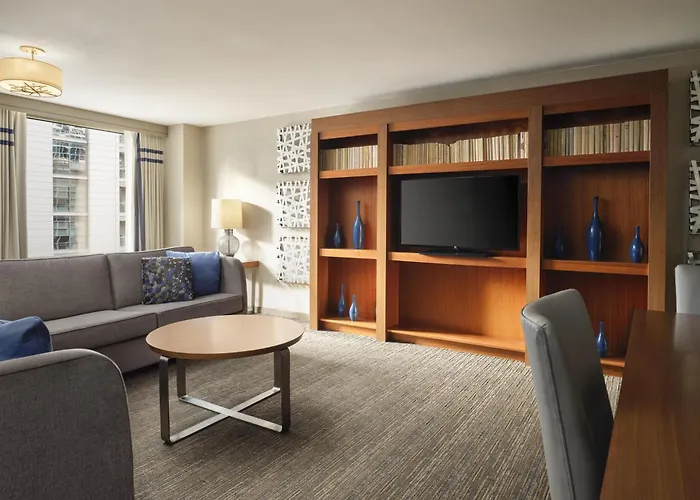 Embassy Suites By Hilton Chicago Downtown Magnificent Mile