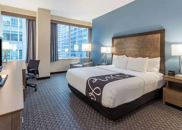 La Quinta Inn & Suites By Wyndham Chicago Downtown